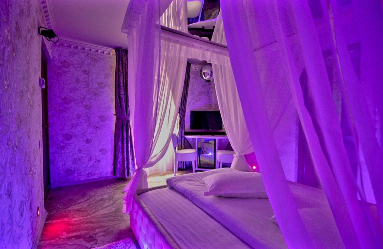 Anadi Hotel Boutique Only Adult Брашов Екстериор снимка