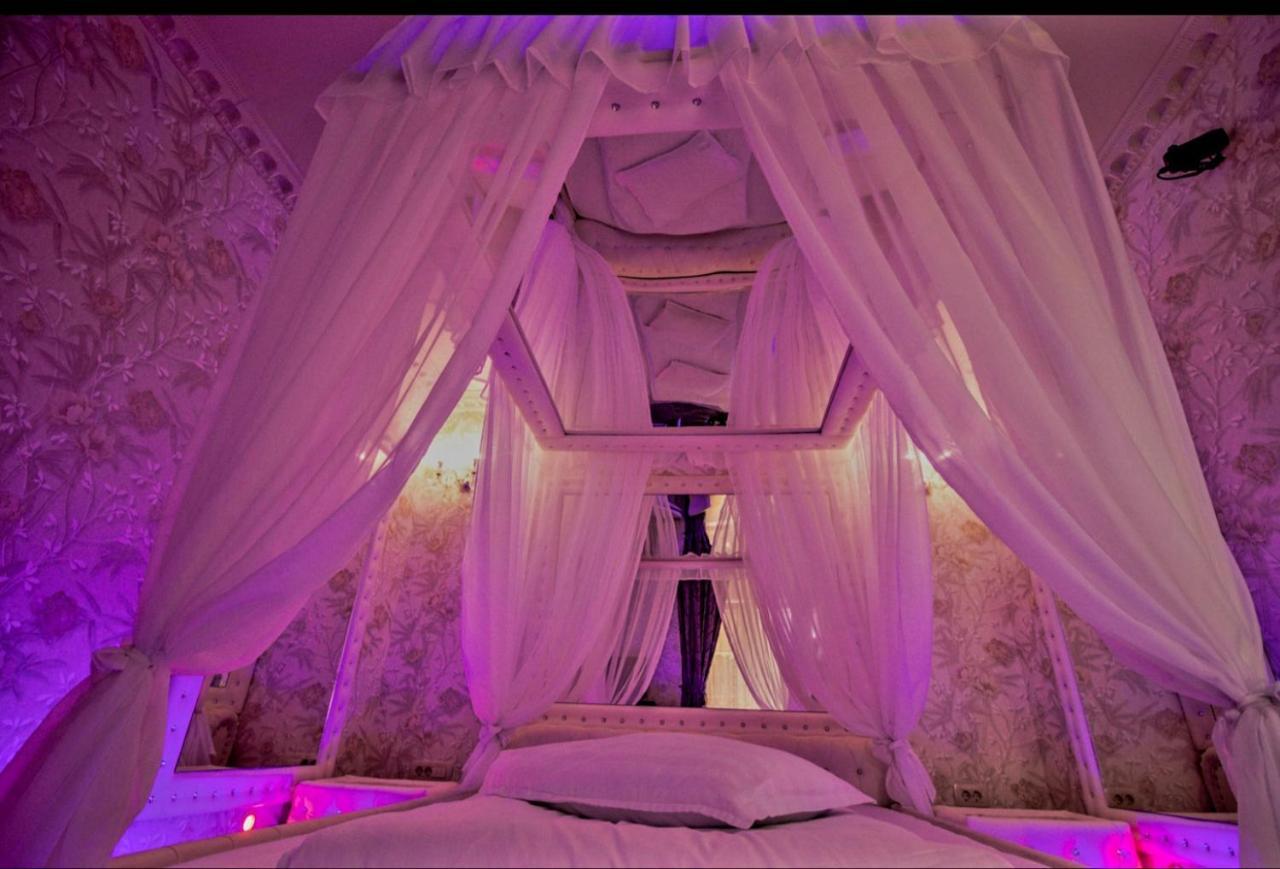 Anadi Hotel Boutique Only Adult Брашов Екстериор снимка