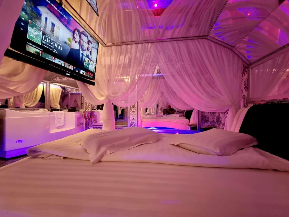Anadi Hotel Boutique Only Adult Брашов Екстериор снимка