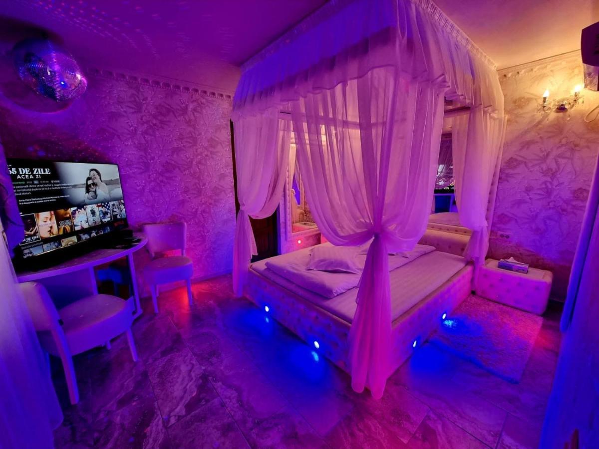 Anadi Hotel Boutique Only Adult Брашов Екстериор снимка